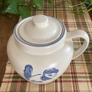 Vintage Yorktown Pfaltzcraft Bean Pot with Lid